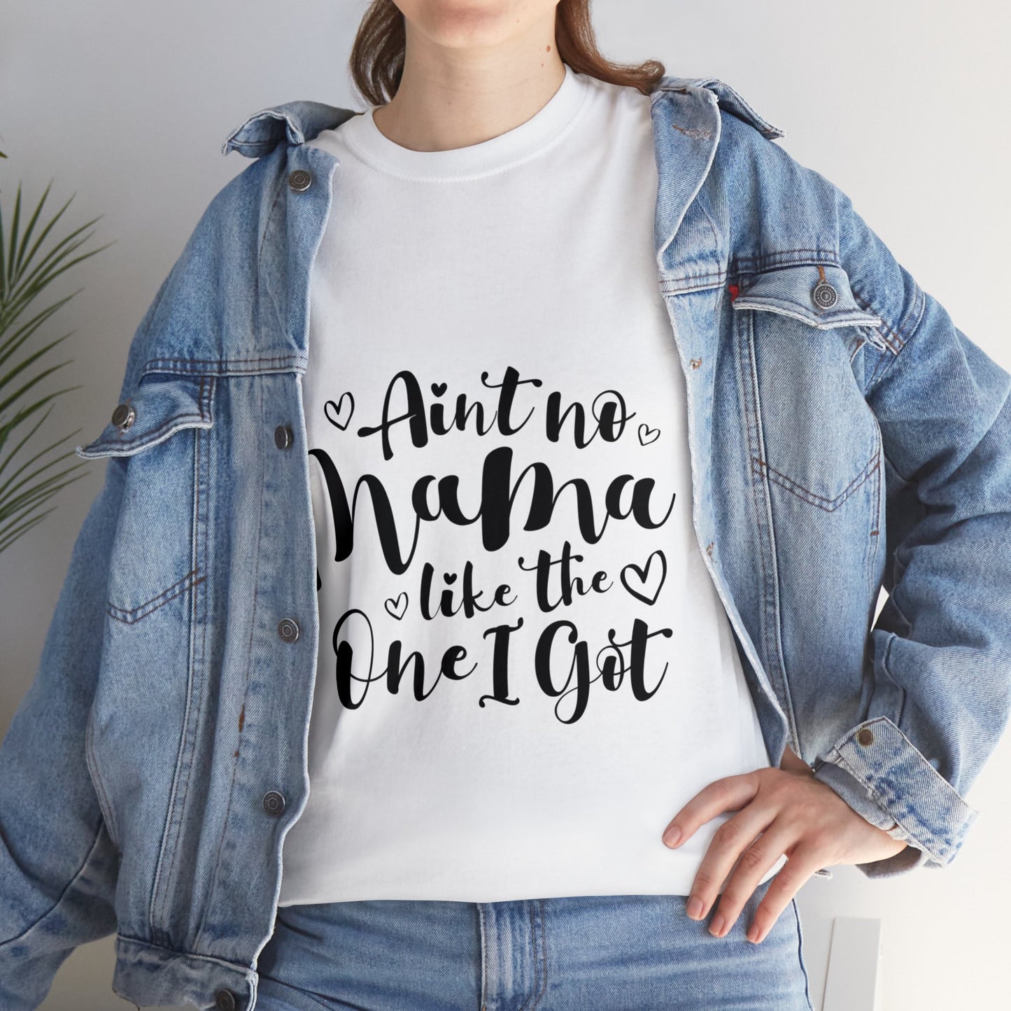 Ain't no momma - Unisex Heavy Cotton Tee