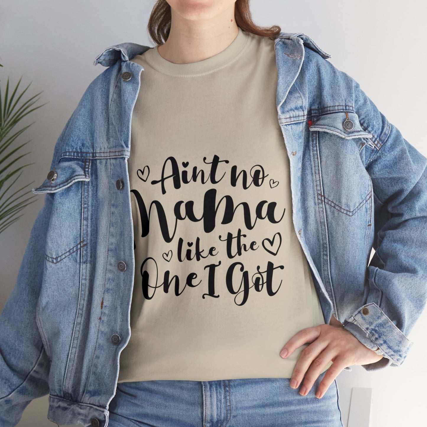 Ain't no momma - Unisex Heavy Cotton Tee